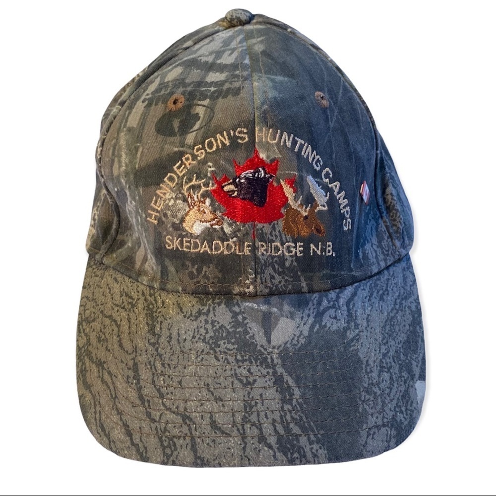 Henderson's Hunting Camps Skedaddle Ridge N.B. Camo Cap Hat OSFM
